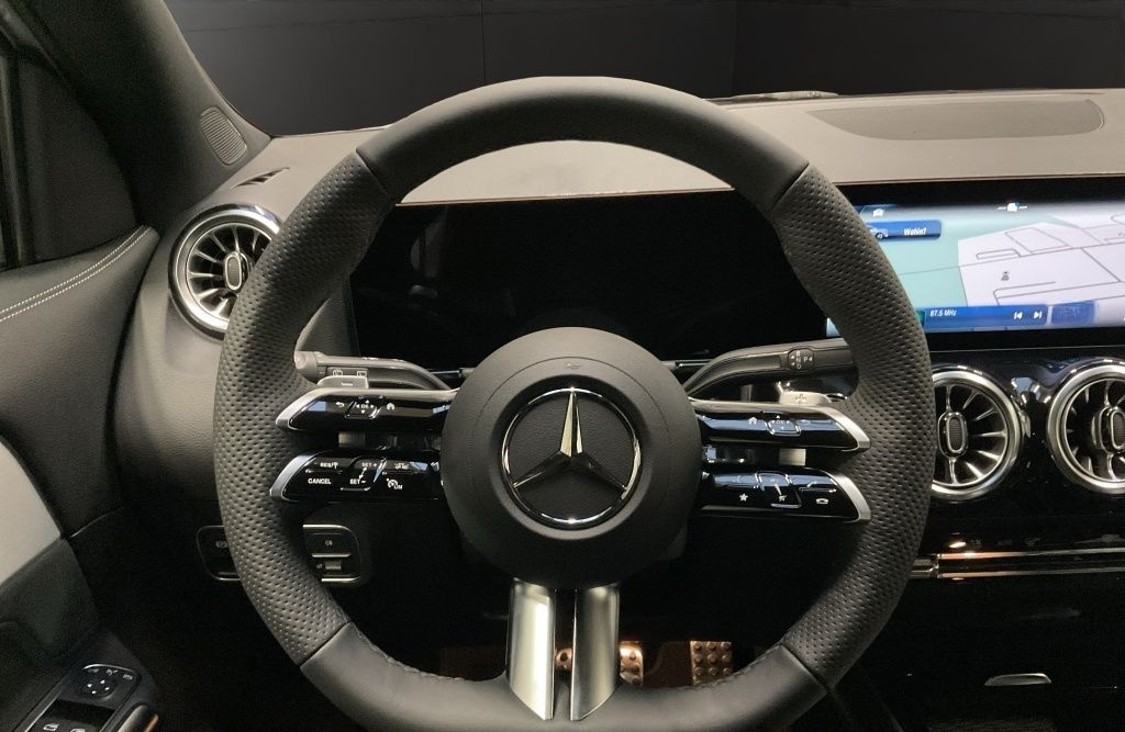 Mercedes-Benz GLA 200 AMG NIGHT PANORAMA DISTRONIC 360°AHK foto 10
