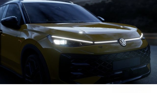 Volkswagen T-Roc R-Line 1.5 eTSI |AreaView|Pano|Headup|LM foto 20