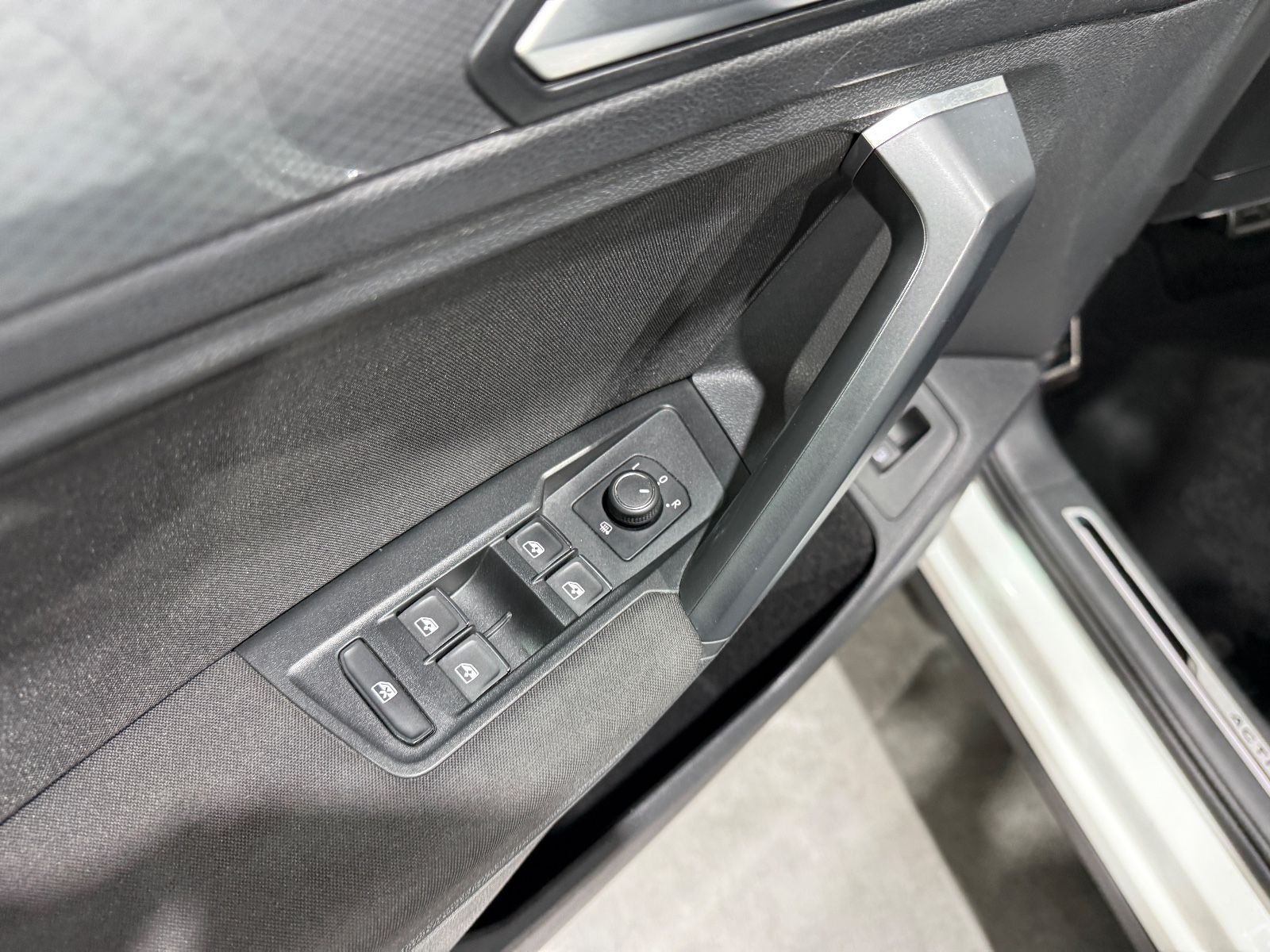 Volkswagen Tiguan Active eHybrid*LED*Ambiente*CarPlay*LHZ* foto 25