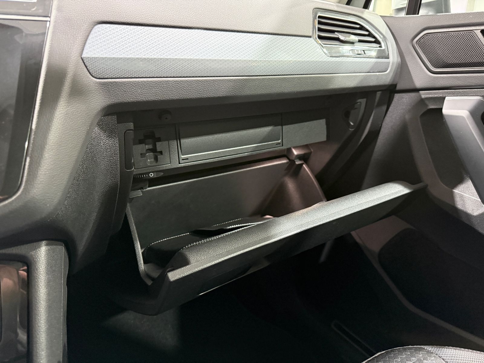 Volkswagen Tiguan Active eHybrid*LED*Ambiente*CarPlay*LHZ* foto 43