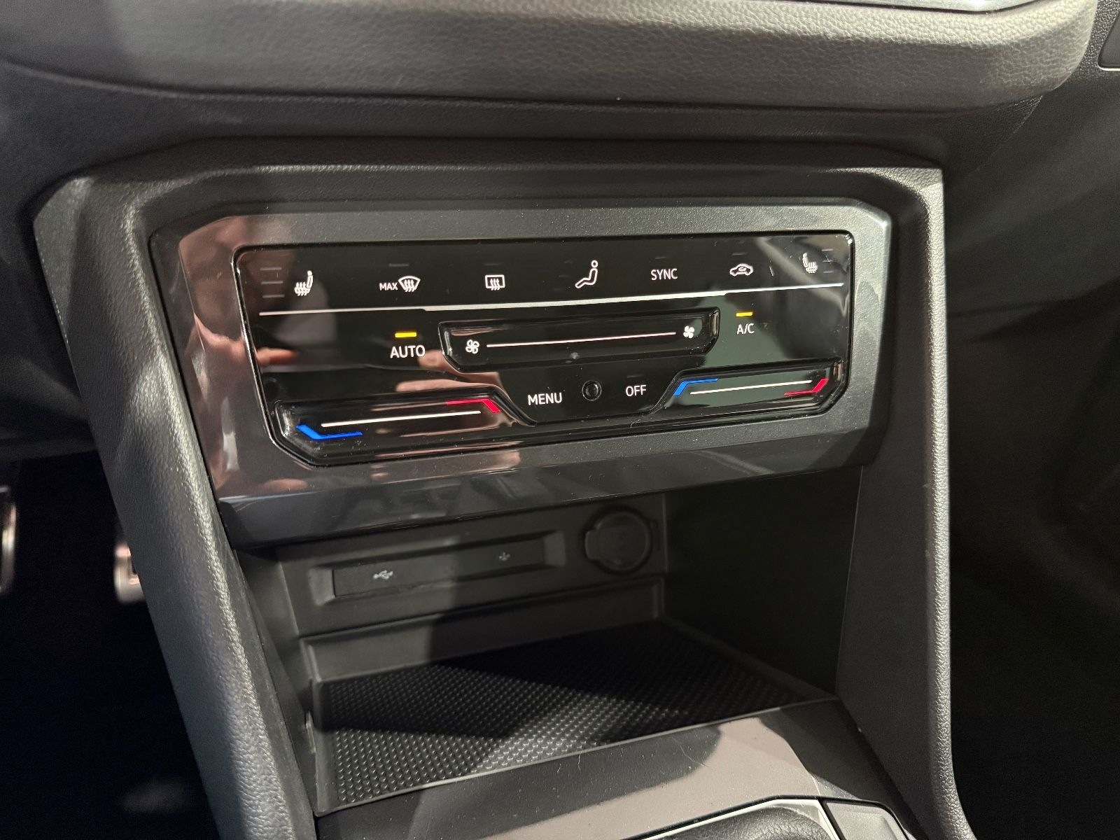 Volkswagen Tiguan Active eHybrid*LED*Ambiente*CarPlay*LHZ* foto 46