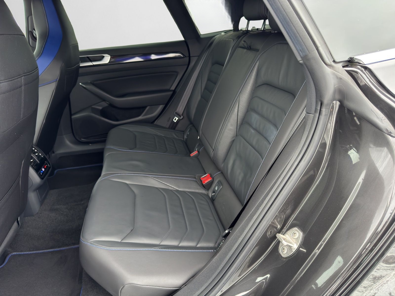Volkswagen Arteon Shooting Brake R 2.0 TSI HUD AHK IQ-LGHT foto 14