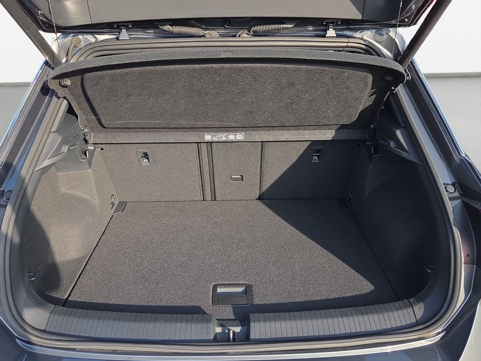 Volkswagen T-ROC Sport*AHK*PDC*Telefon*Navi*Klima*Sitzhzg. foto 11