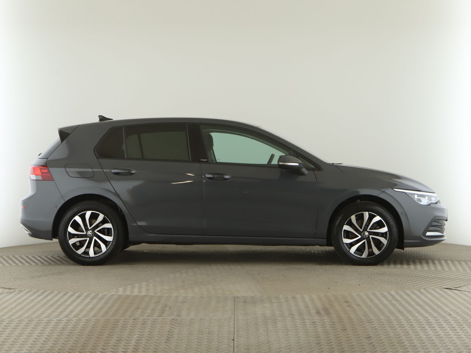 Volkswagen Golf VIII 1.5 TSI Active LED+RFK+Navi+StandH foto 9