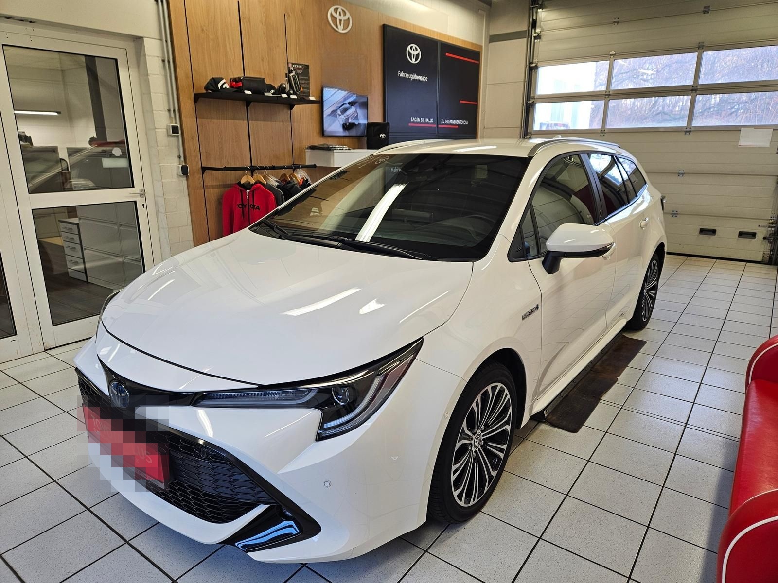 Toyota Corolla Touring Sports Hybrid Team D foto 2