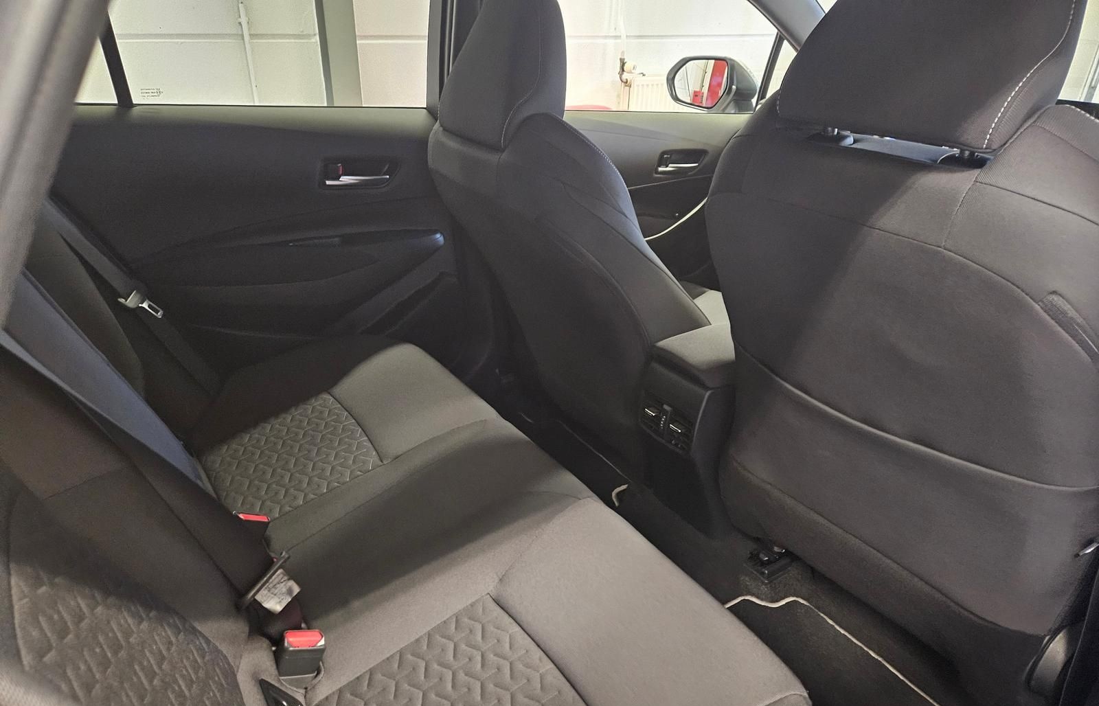 Toyota Corolla Touring Sports Hybrid Team D foto 7