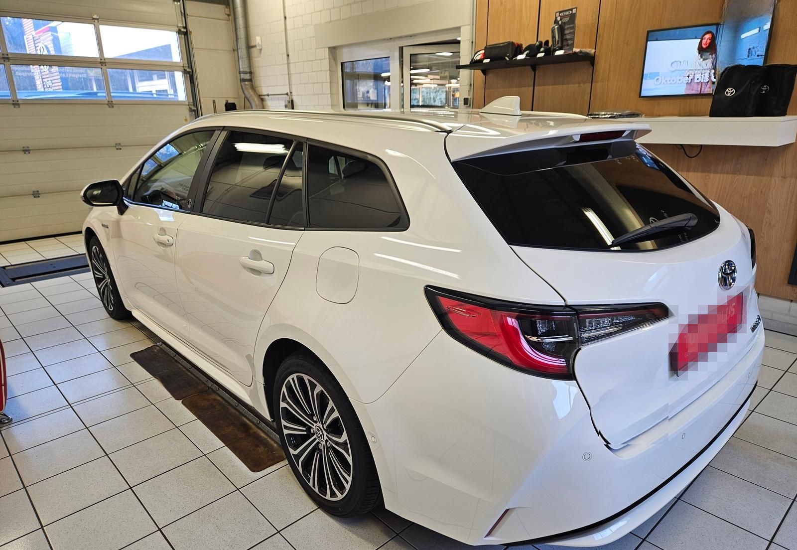 Toyota Corolla Touring Sports Hybrid Team D foto 10