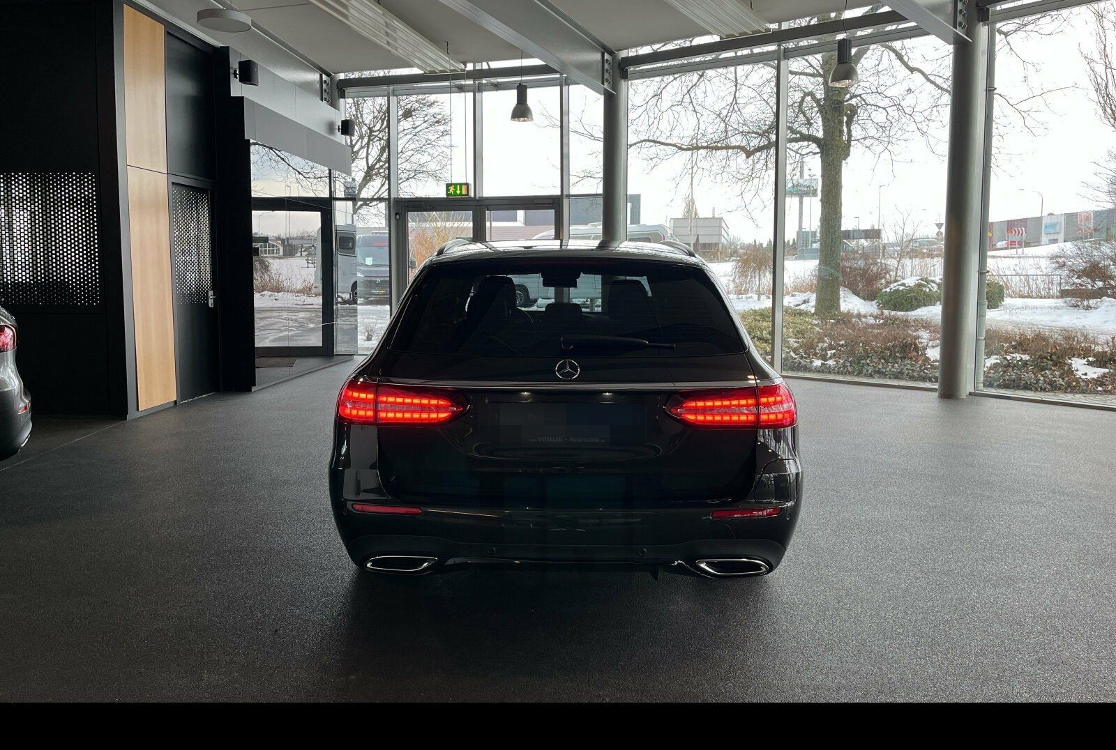 Mercedes-Benz E 300 de 4M T AMG Line 360°/HUD/Night/PANO/Burm. foto 11