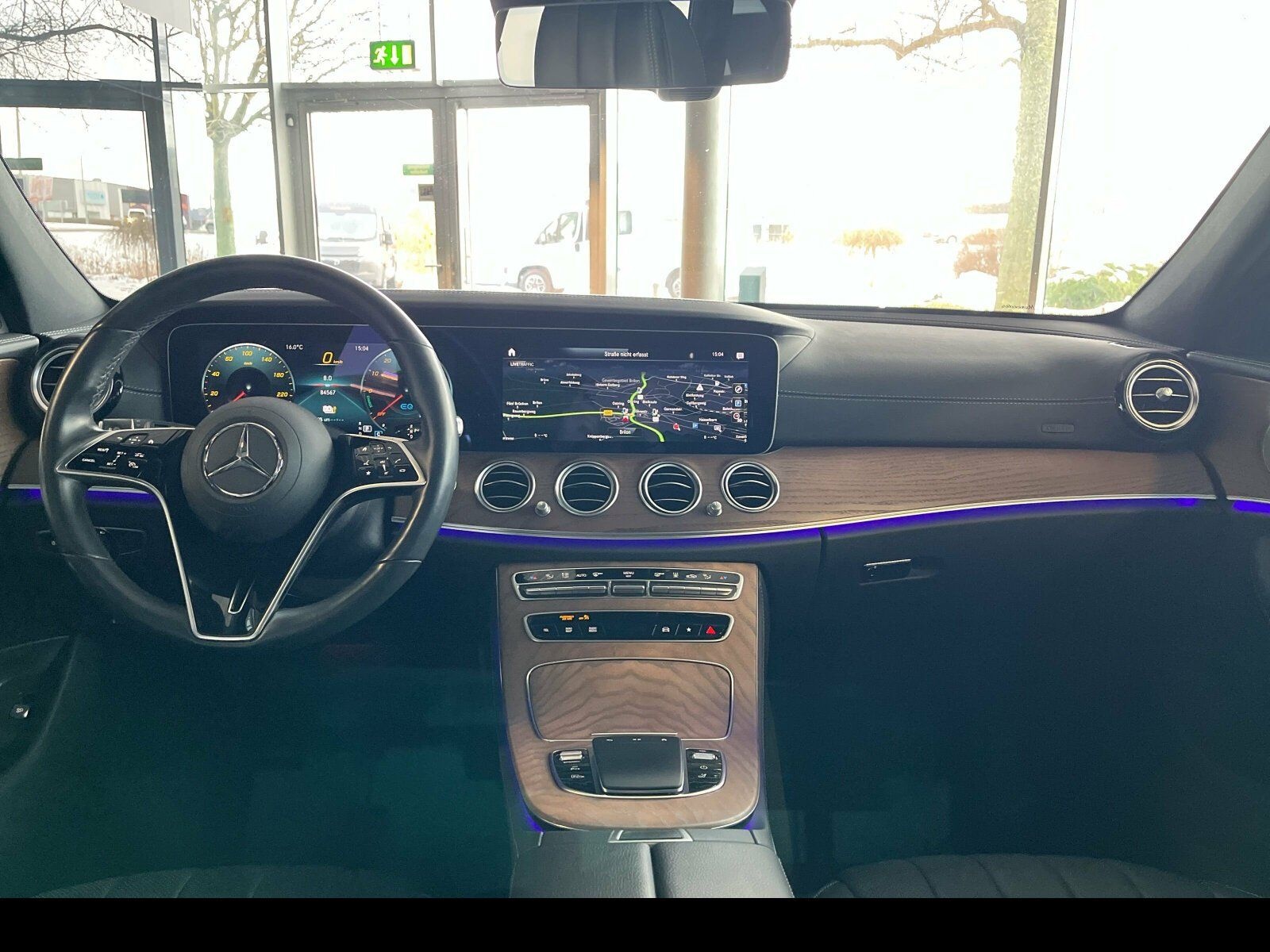 Mercedes-Benz E 300 de 4M T AMG Line 360°/HUD/Night/PANO/Burm. foto 8