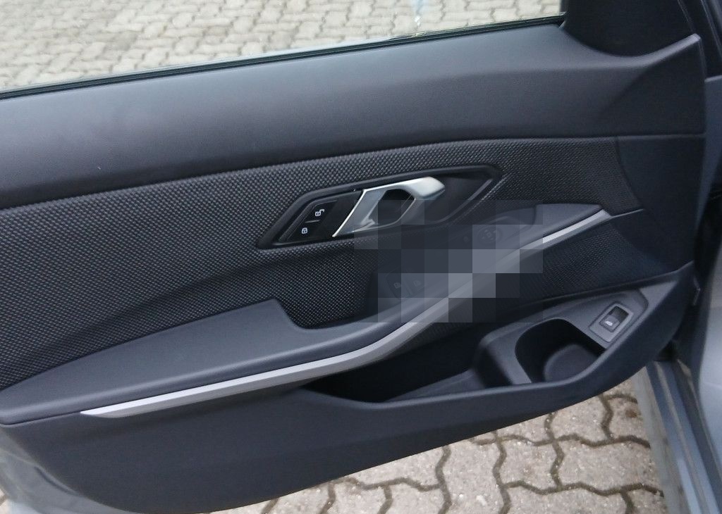BMW 318i T. LED NAVI EL. HECKKL. PDC SHZ DAB FSE 17" foto 17