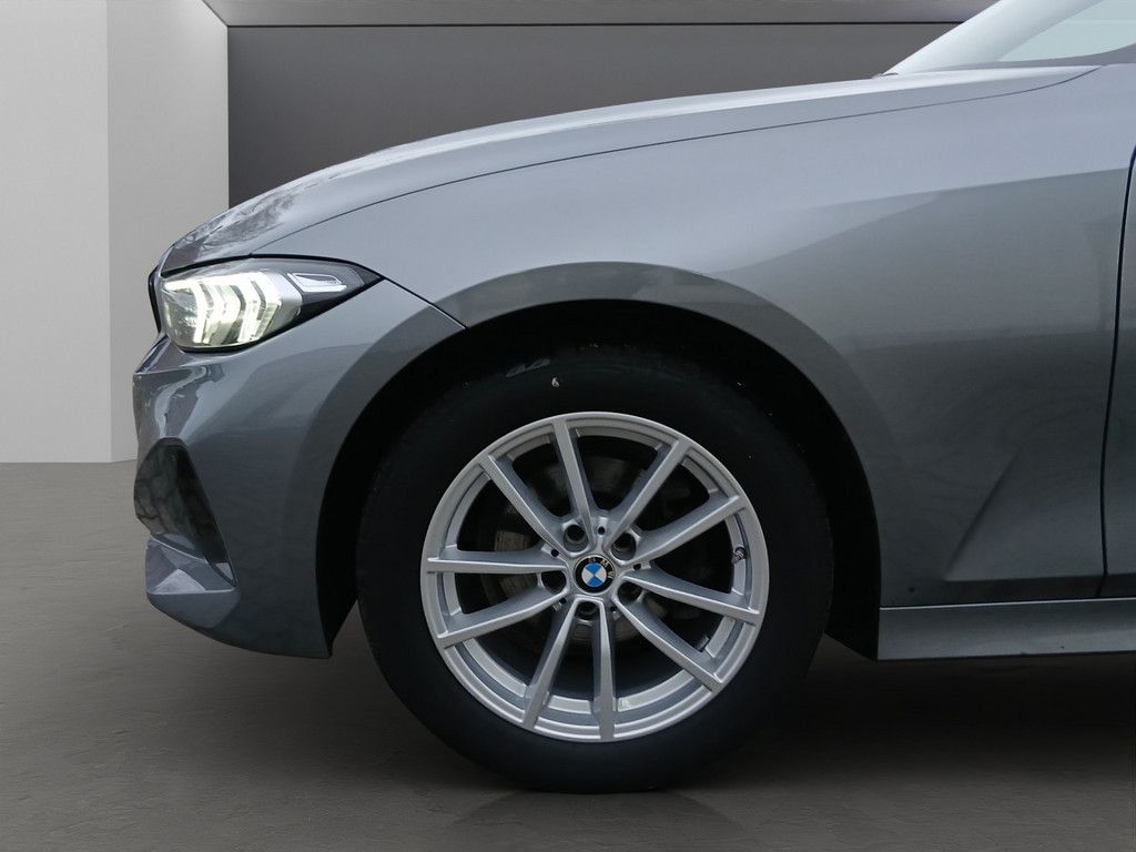 BMW 318i T. LED NAVI EL. HECKKL. PDC SHZ DAB FSE 17" foto 4