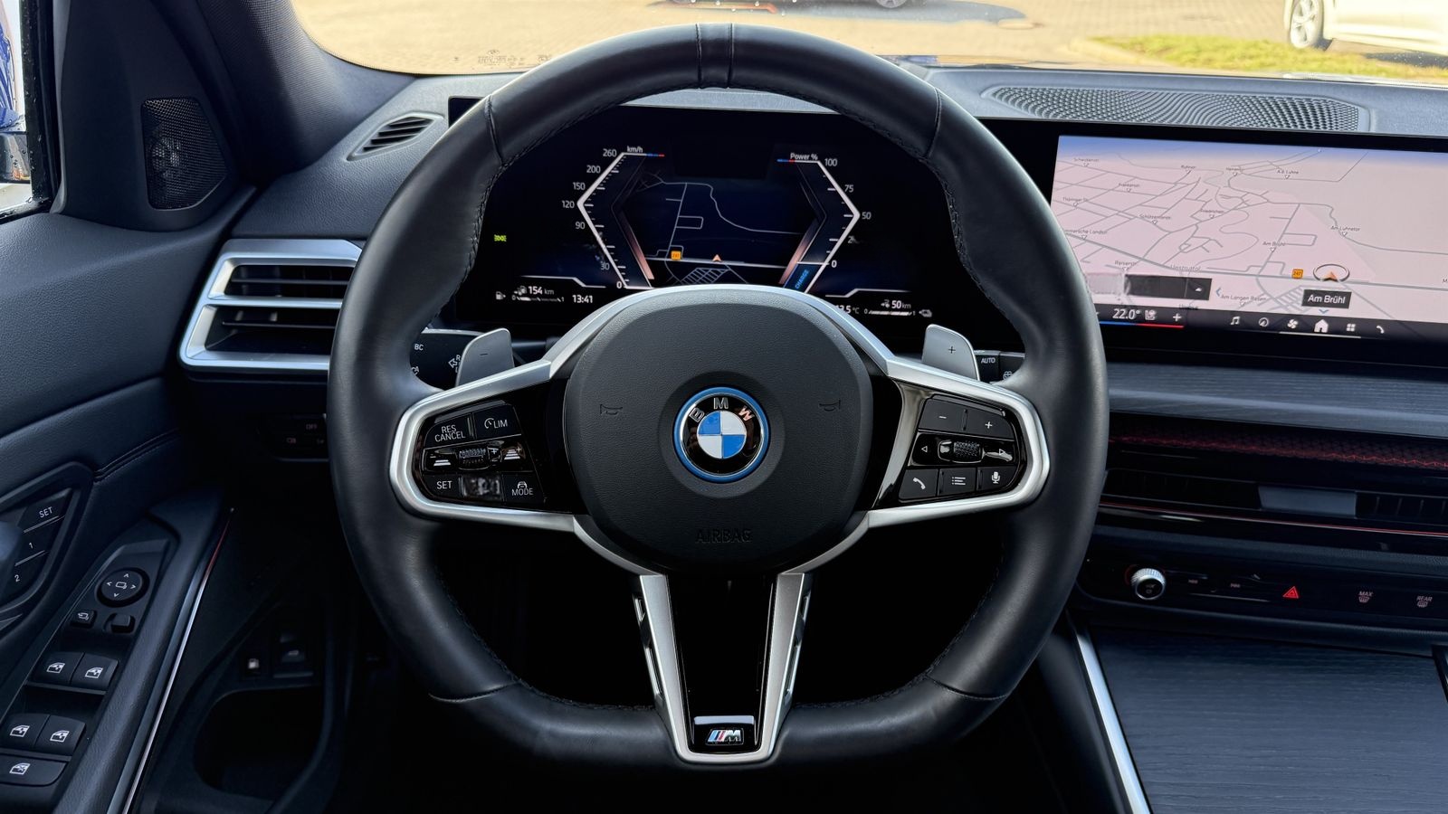 BMW 330e ///M Sport LED LC Prof HUD AHK LRH SHZ PDC  foto 14