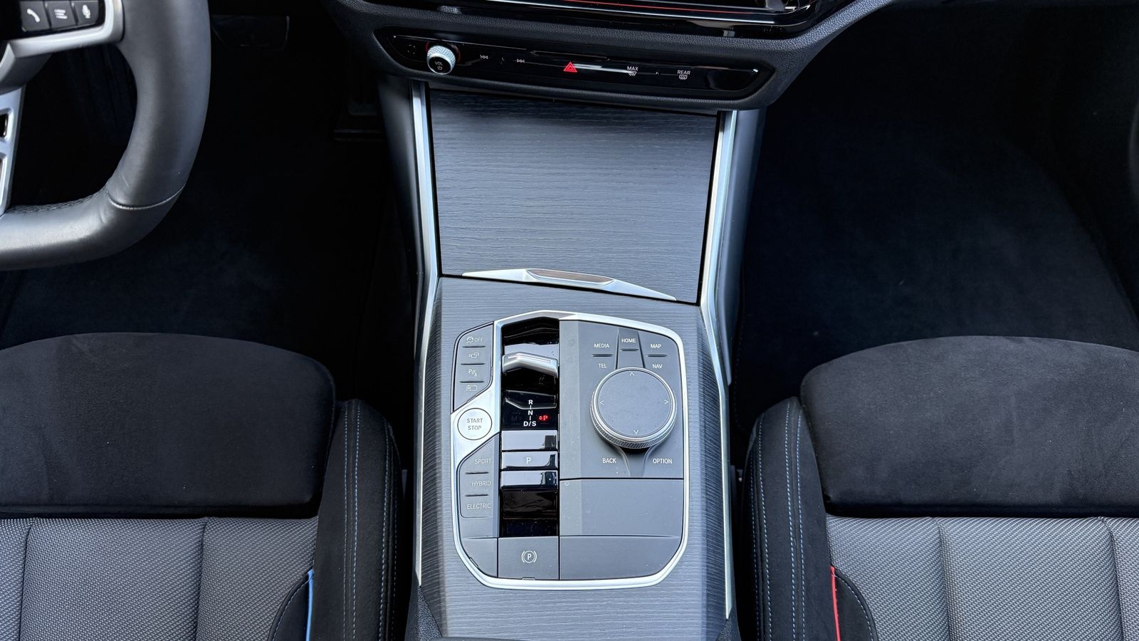 BMW 330e ///M Sport LED LC Prof HUD AHK LRH SHZ PDC  foto 15