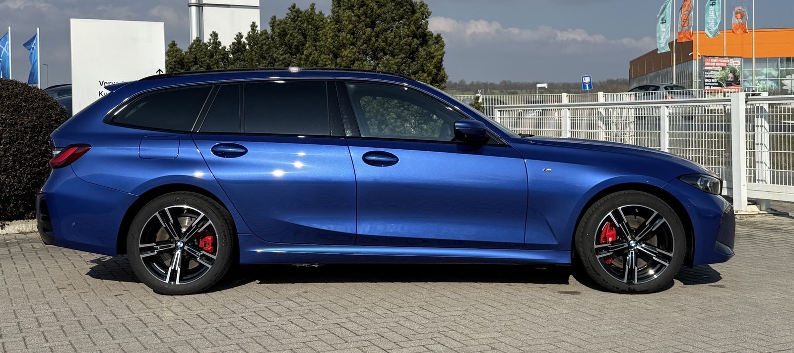 BMW 330e ///M Sport LED LC Prof HUD AHK LRH SHZ PDC  foto 6