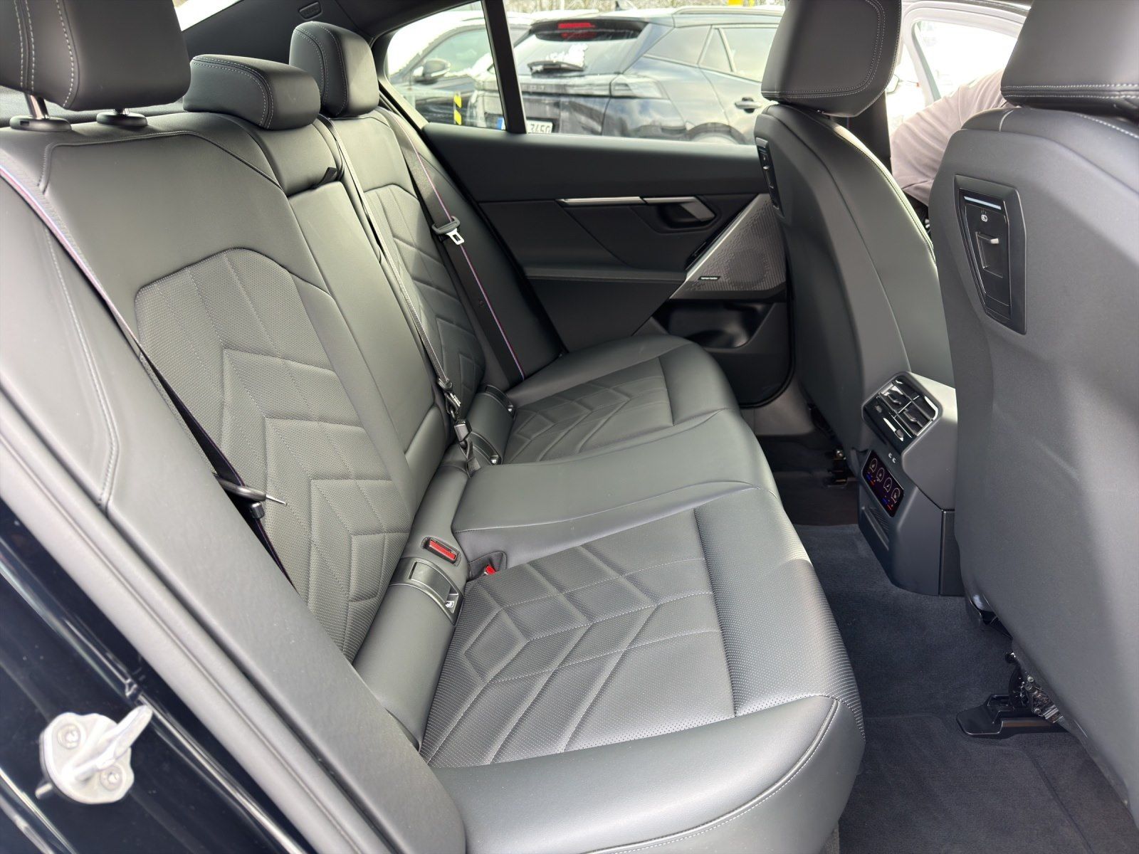 BMW 520d M Sport Pro/IconicGlow/Driving+/Parking+ foto 13