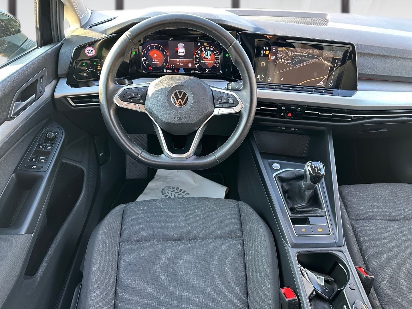 Volkswagen Golf VIII Life 1,5 Ltr.-96 kW 16V TSI ACT foto 18