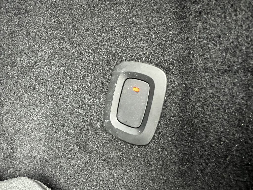 Volvo XC60 D4 R Design AHK HUD STANDHEIZUNG foto 11