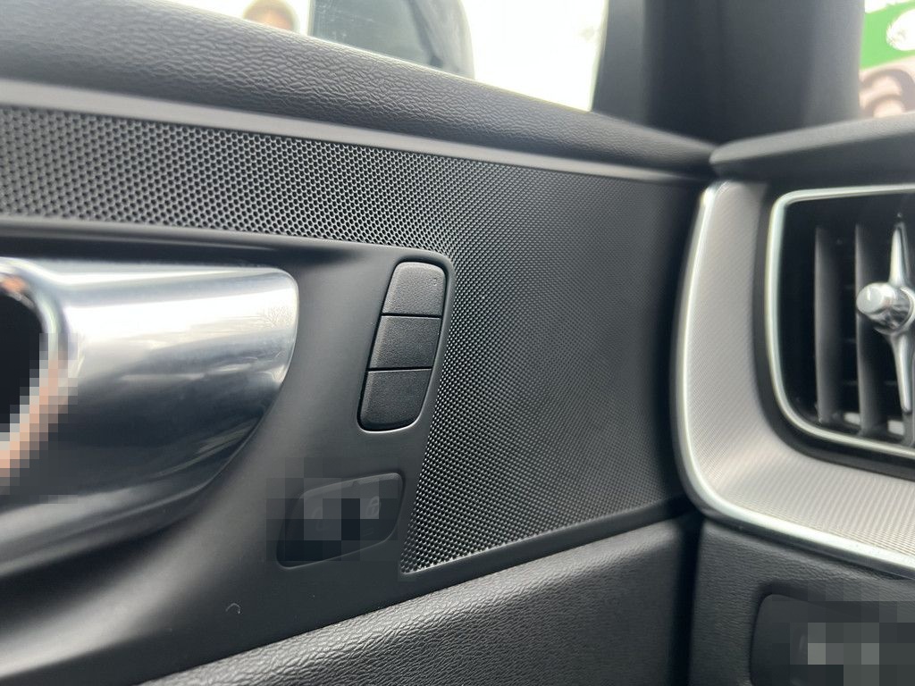 Volvo XC60 D4 R Design AHK HUD STANDHEIZUNG foto 14