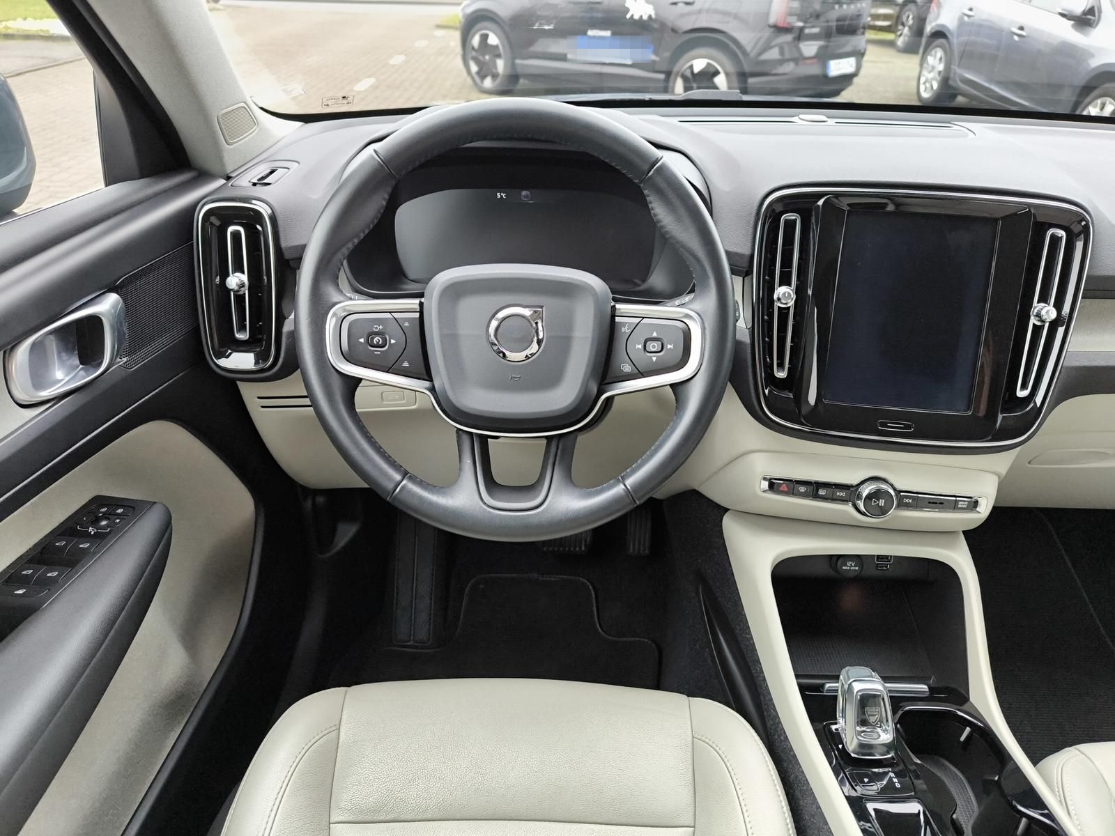 Volvo XC40 T3 Benzin Aut. Inscription AHK/Navi/Kamera foto 13