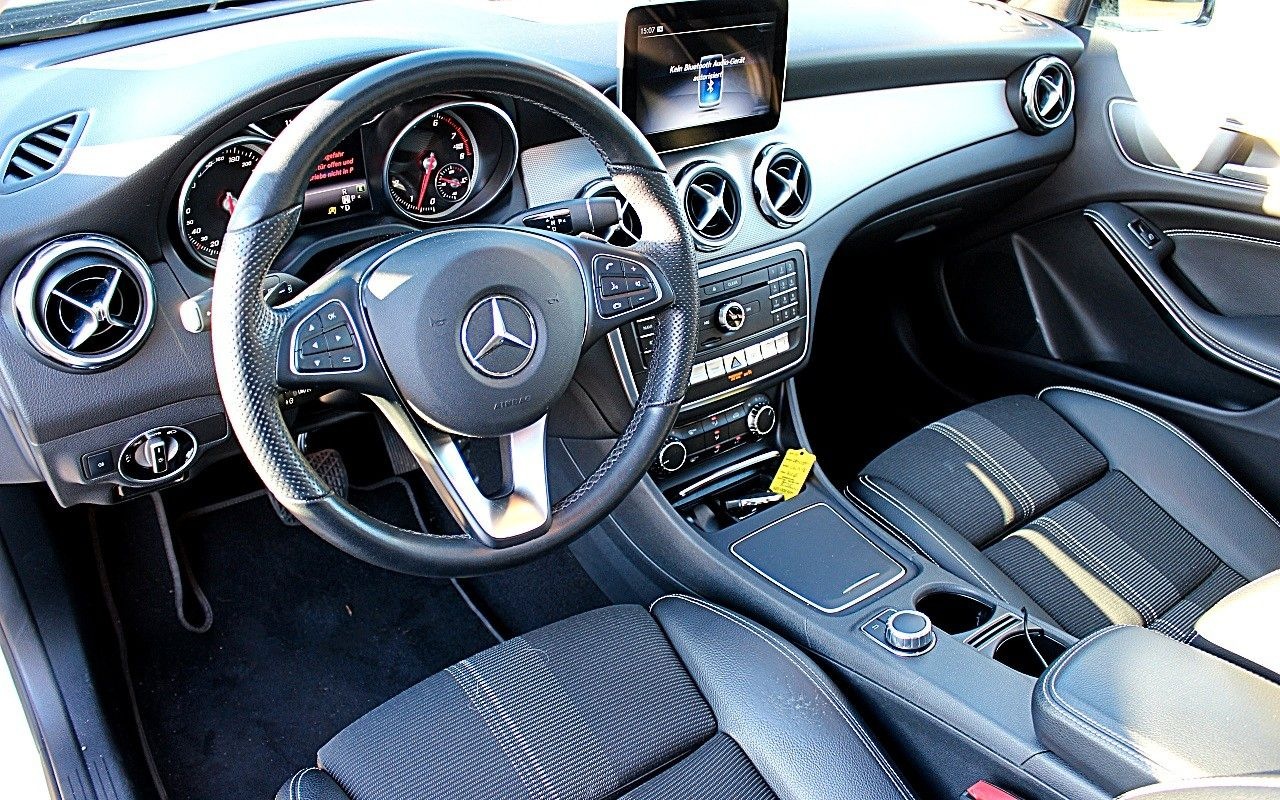 Mercedes-Benz GLA 180 Urban/LED/360°CAM/PANO/PDC/SHZ/NAVI/ foto 7