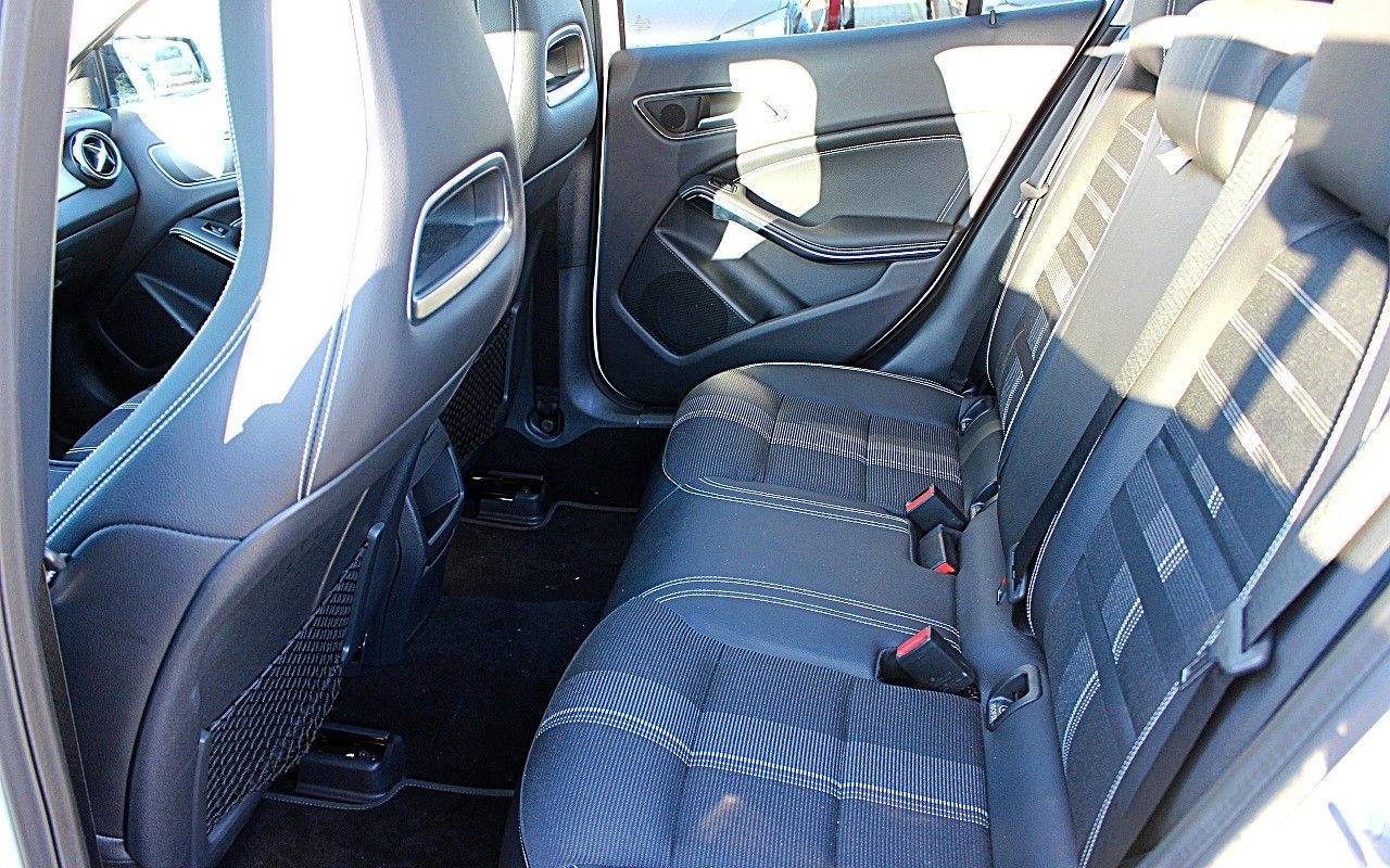 Mercedes-Benz GLA 180 Urban/LED/360°CAM/PANO/PDC/SHZ/NAVI/ foto 10