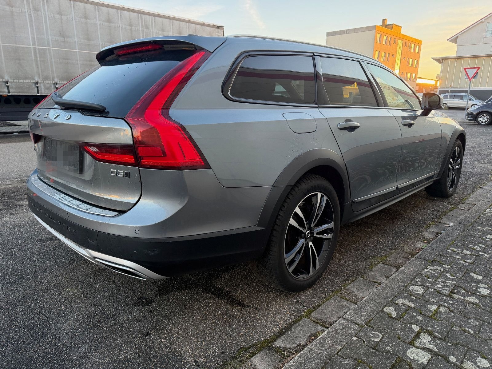 Volvo V90 D5 Cross Country Pro AWD foto 5