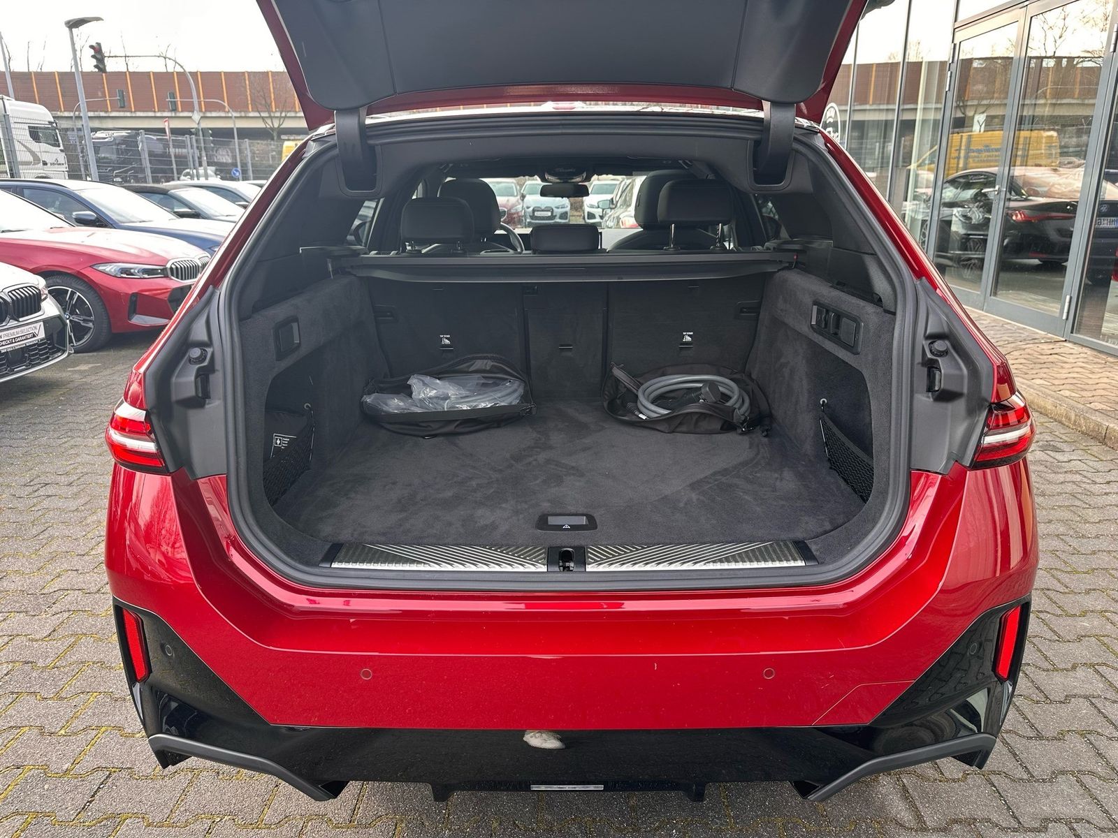 BMW i5 eDrive40 Touring M Sport //Leas.ab EUR529,-in foto 17