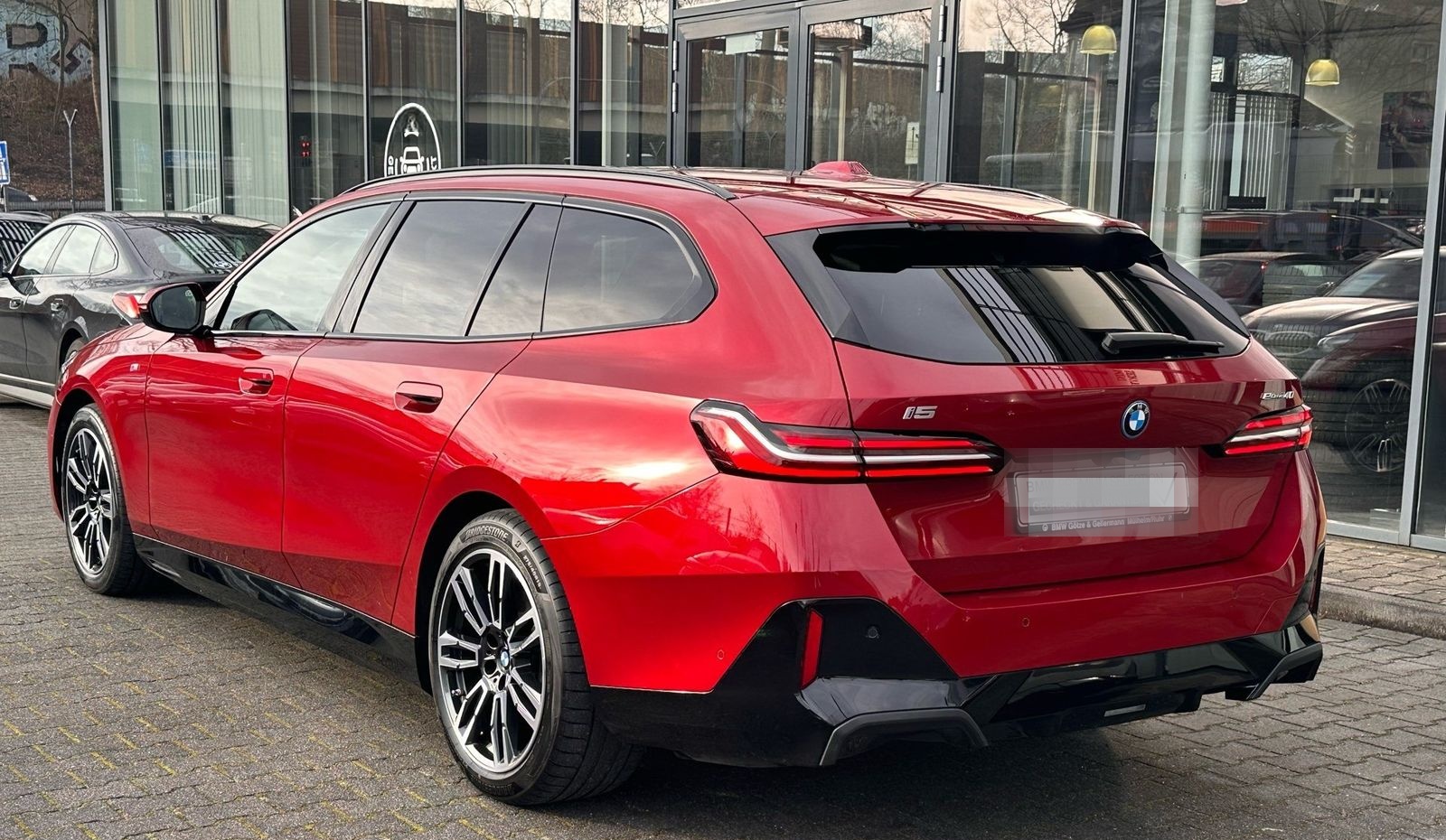 BMW i5 eDrive40 Touring M Sport //Leas.ab EUR529,-in foto 4