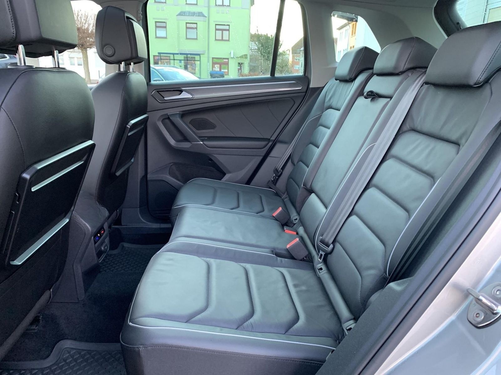 Volkswagen Tiguan 2.0TSI 4Motion Highline AHK+PANO+HUD+19LM foto 12