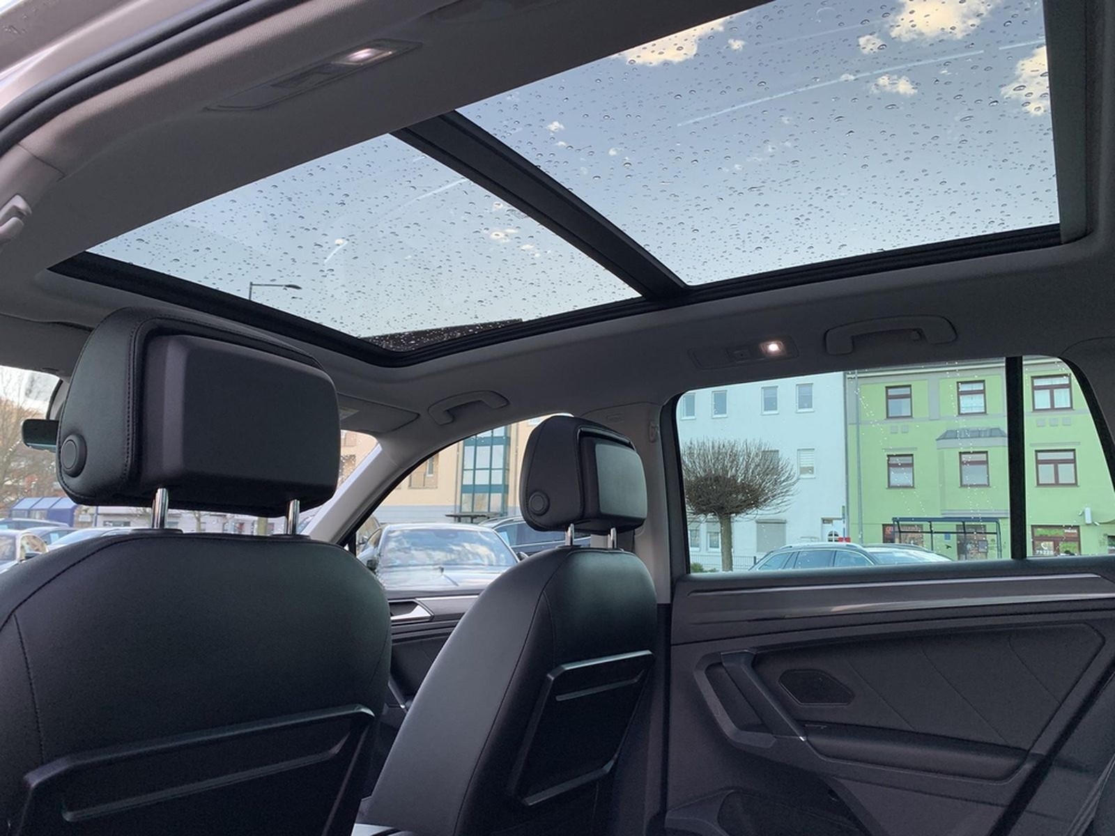 Volkswagen Tiguan 2.0TSI 4Motion Highline AHK+PANO+HUD+19LM foto 13