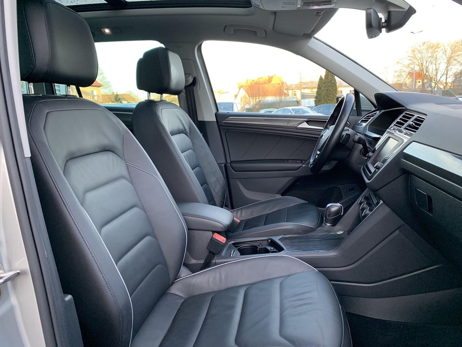 Volkswagen Tiguan 2.0TSI 4Motion Highline AHK+PANO+HUD+19LM foto 15