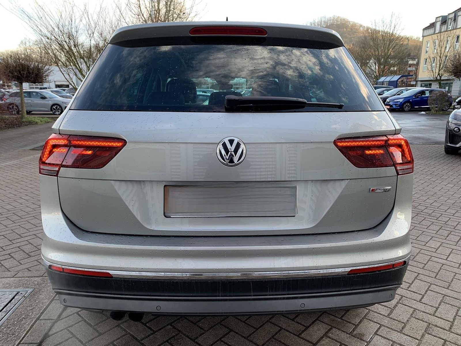 Volkswagen Tiguan 2.0TSI 4Motion Highline AHK+PANO+HUD+19LM foto 34