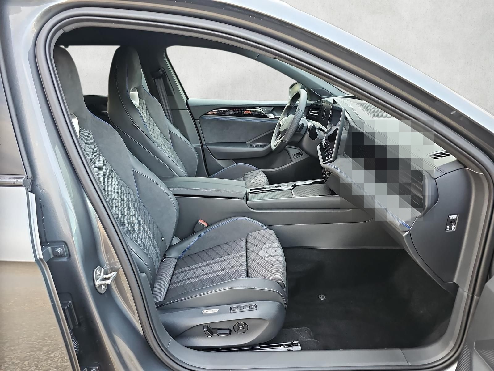 Volkswagen Passat Variant 2.0 TDI DSG 4M R-Line Matrix AHK foto 11