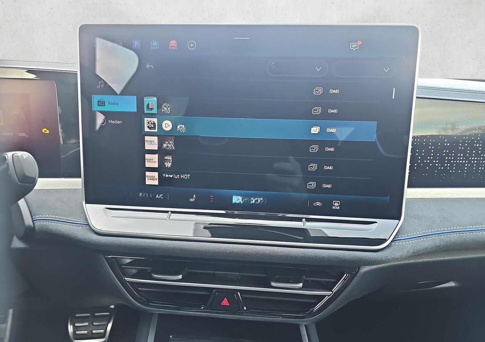 Volkswagen Passat Variant 2.0 TDI DSG 4M R-Line Matrix AHK foto 13