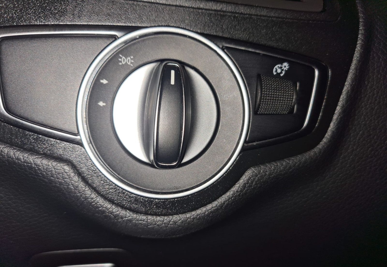 Mercedes-Benz C 180d T-Modell / LED HP / GEPFLEGT / foto 12