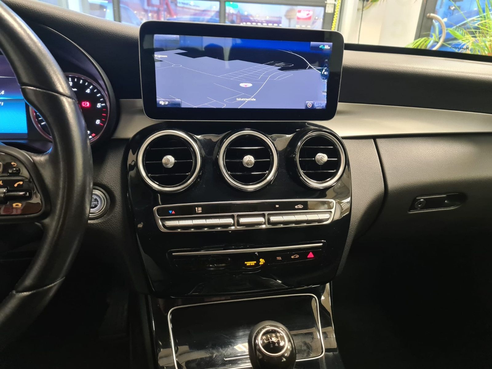 Mercedes-Benz C 180d T-Modell / LED HP / GEPFLEGT / foto 17