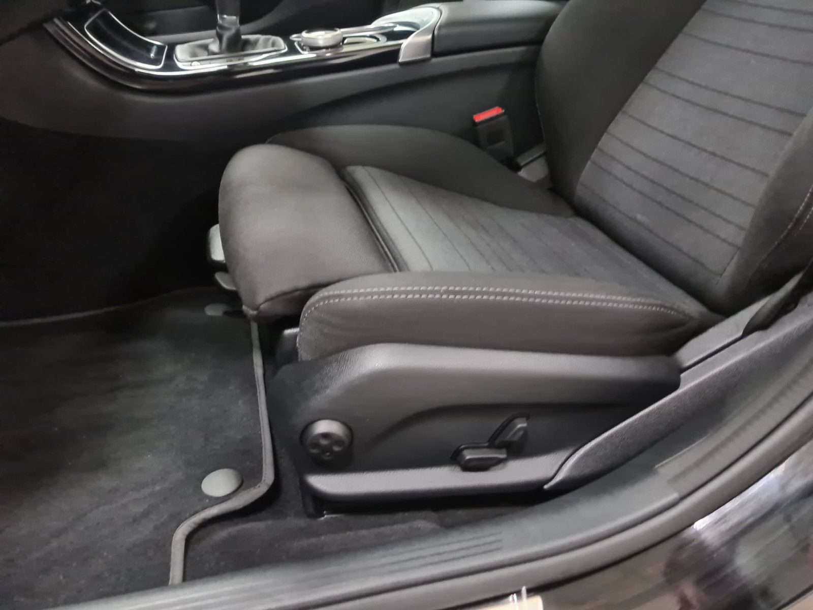 Mercedes-Benz C 180d T-Modell / LED HP / GEPFLEGT / foto 19