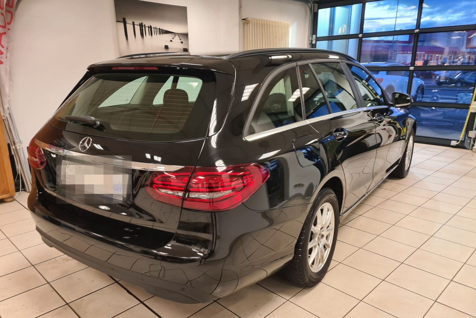 Mercedes-Benz C 180d T-Modell / LED HP / GEPFLEGT / foto 4