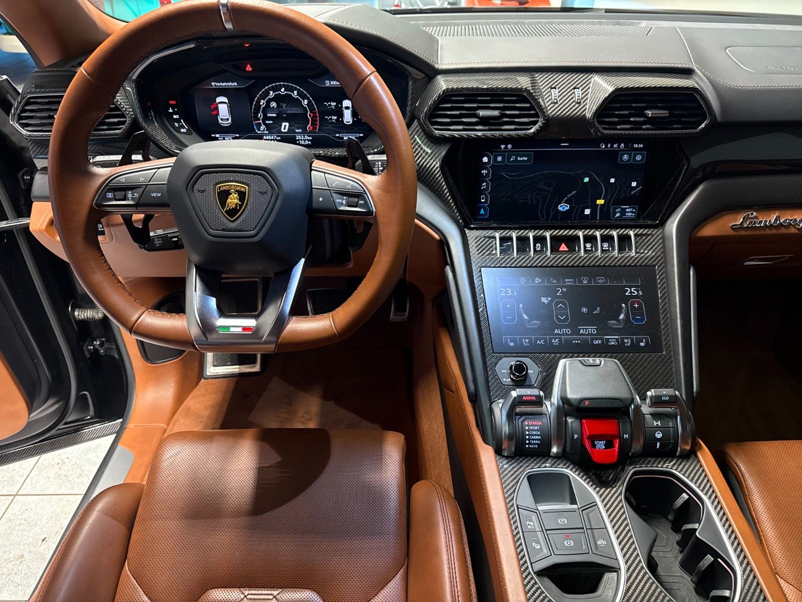 Lamborghini Urus Pano 360° Carbon Akrapovic Garantie 10/2027 foto 13
