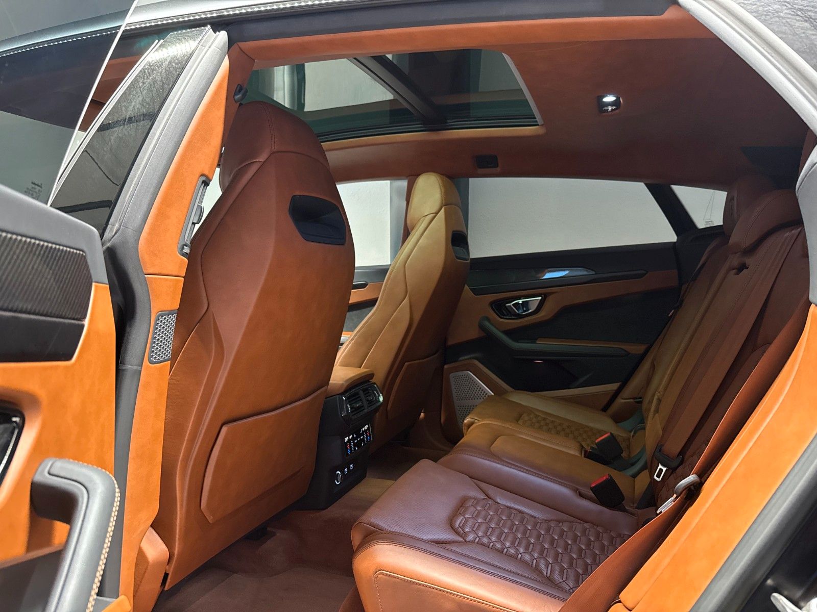 Lamborghini Urus Pano 360° Carbon Akrapovic Garantie 10/2027 foto 9