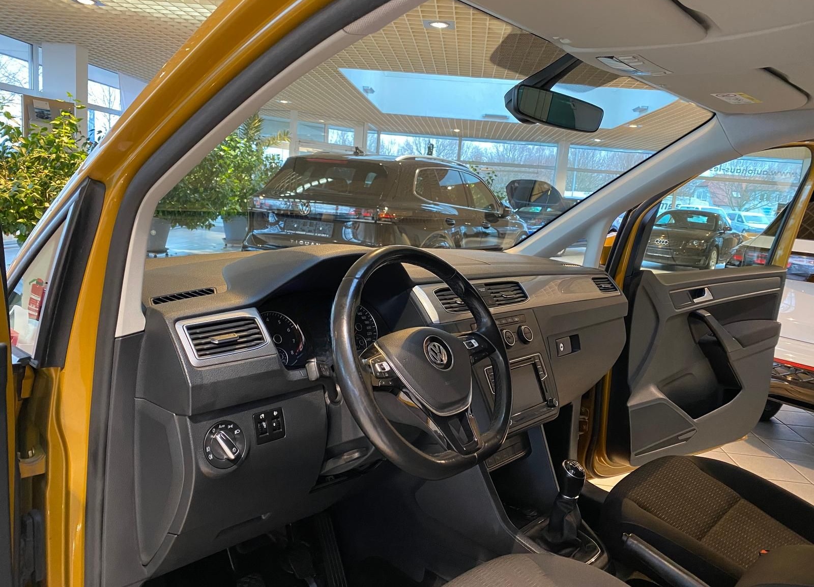 Volkswagen Caddy Maxi Comfortline  1.4 TSI* NAVI*AHK*XENON* foto 5