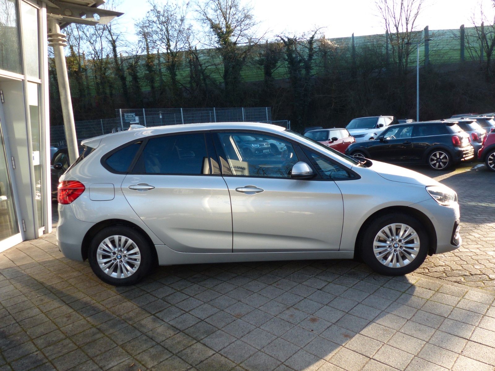 BMW 218d Active Tourer Aut., Navi, LED, RFK, DAB uvm foto 2