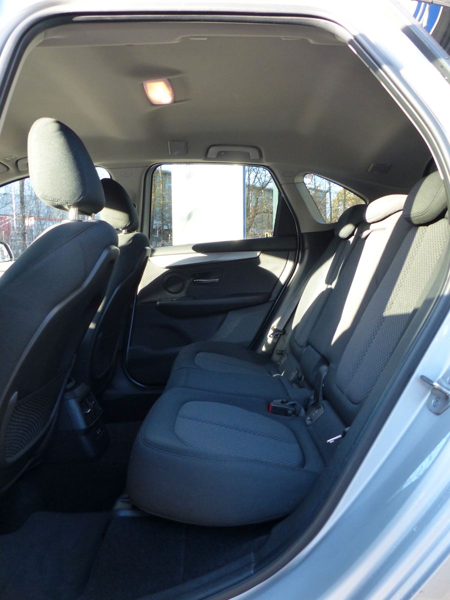 BMW 218d Active Tourer Aut., Navi, LED, RFK, DAB uvm foto 13