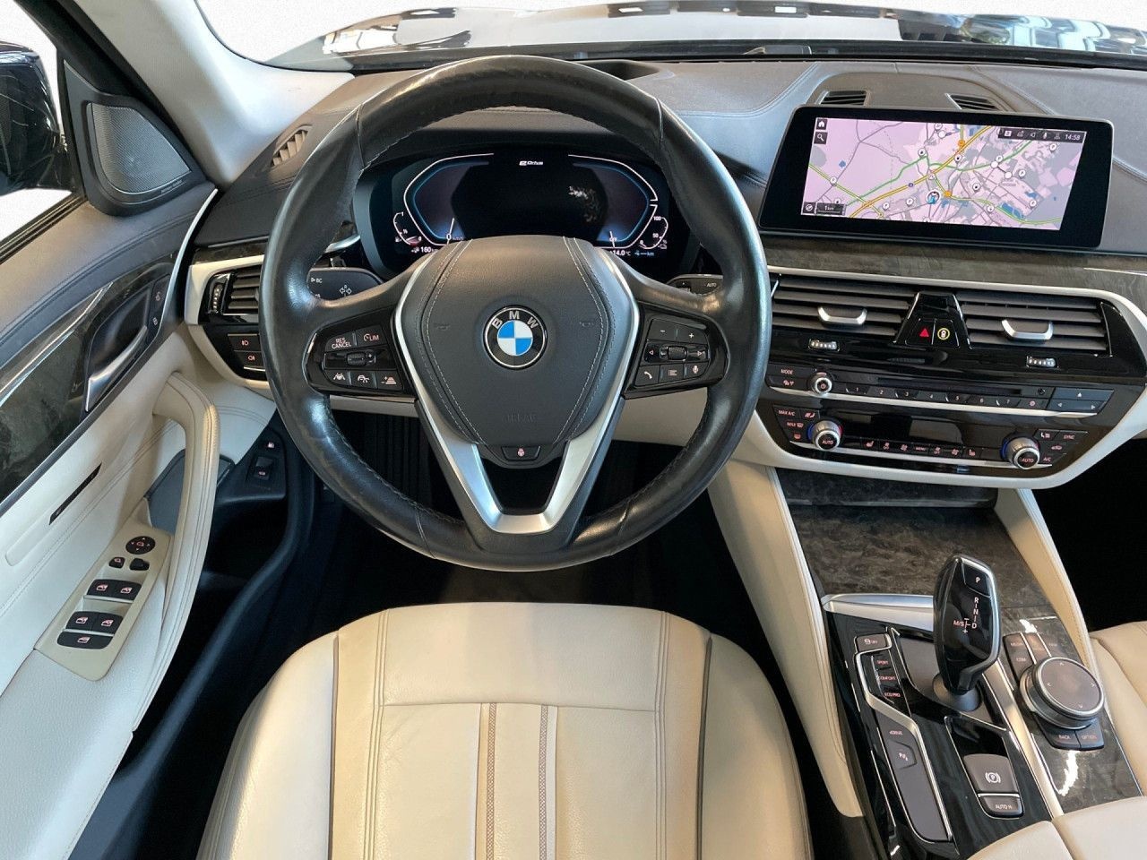 BMW 530e xDr Luxury Line Adap.LED,Da+,H/K,HUD,SoftCl foto 12