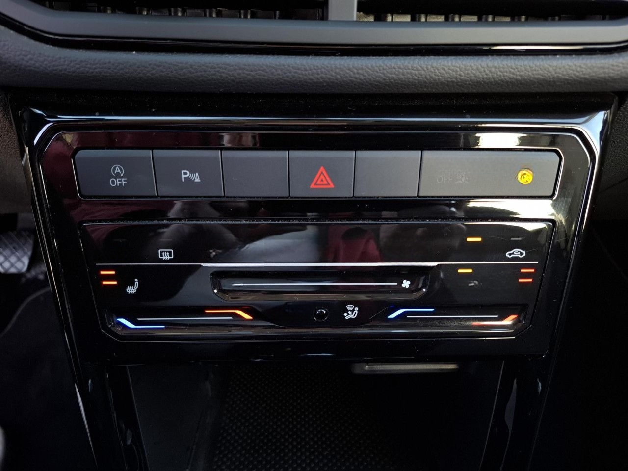 Volkswagen T-CROSS 1.0 TSI LIFE APP+ACC+LED+PDC+SHZ foto 19