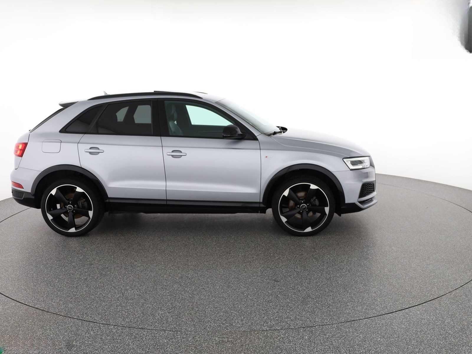 Audi Q3 2.0 TFSI qu S Line COMPETITION,BOSE,1.HD,20Z foto 6