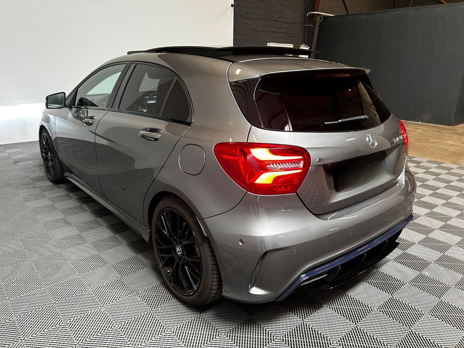 Mercedes-Benz A45 AMG 4Matic *Night-Pano-Alcantara-H&K* foto 2