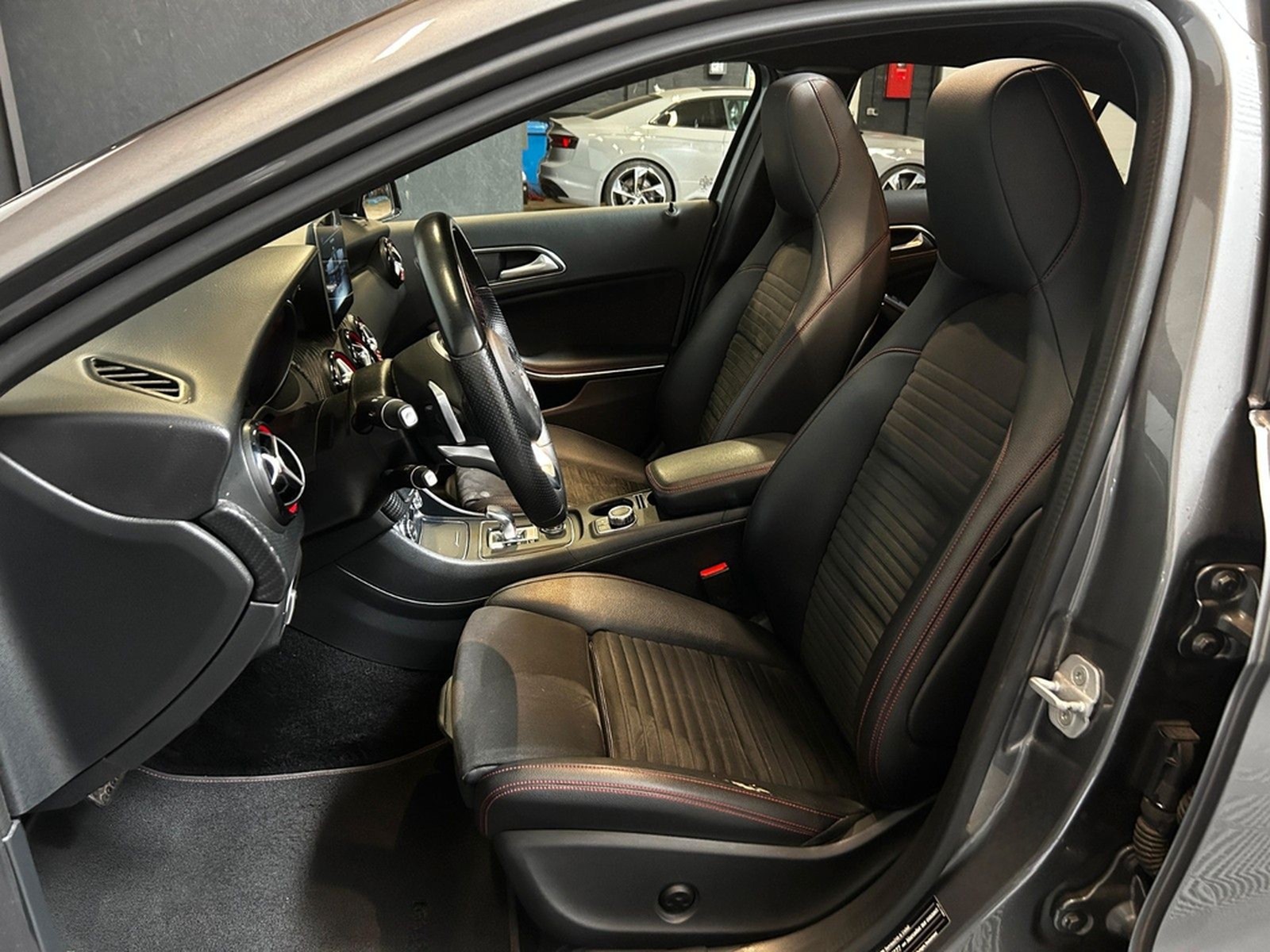 Mercedes-Benz A45 AMG 4Matic *Night-Pano-Alcantara-H&K* foto 11