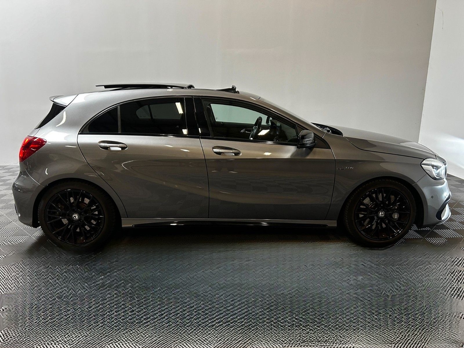 Mercedes-Benz A45 AMG 4Matic *Night-Pano-Alcantara-H&K* foto 6