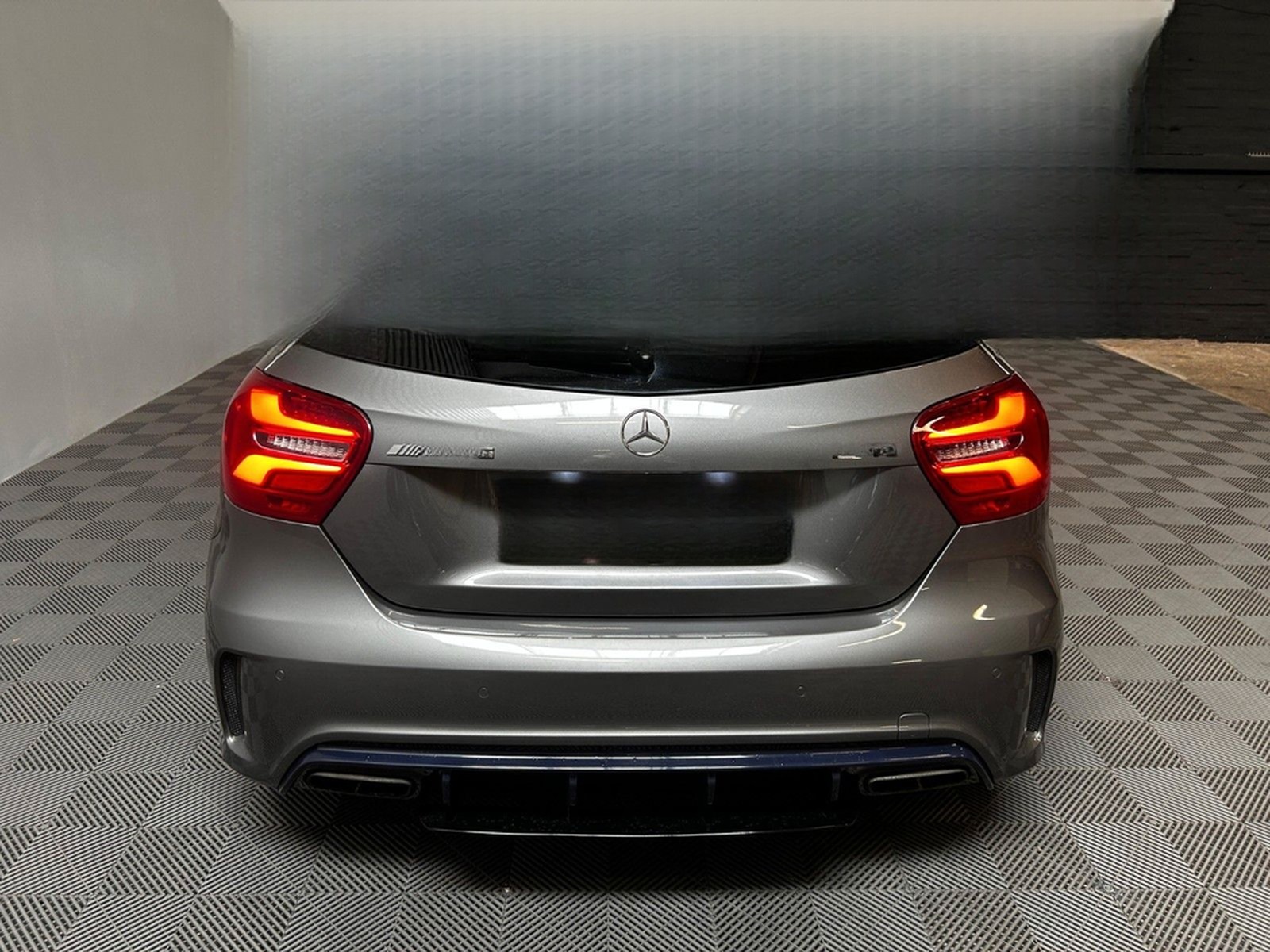 Mercedes-Benz A45 AMG 4Matic *Night-Pano-Alcantara-H&K* foto 8